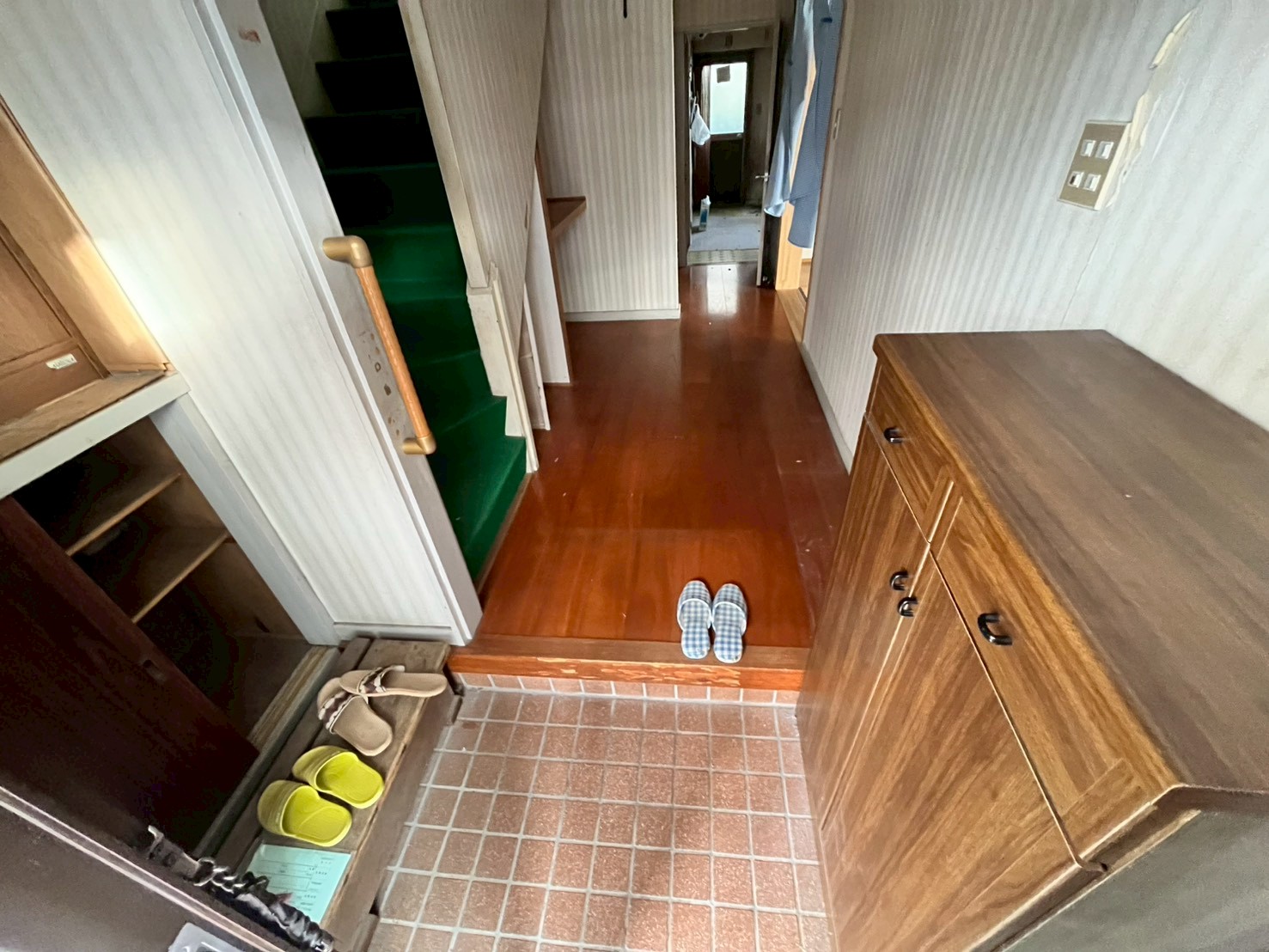 長岡市石内１丁目　鉄骨造３階建て建物付き中古物件【建築条件付き】