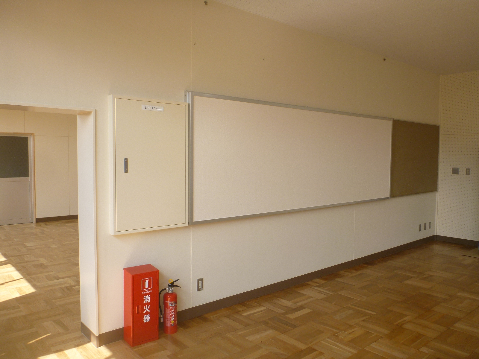 2026年３月　柏崎高校小体育館多目的室他改修工事