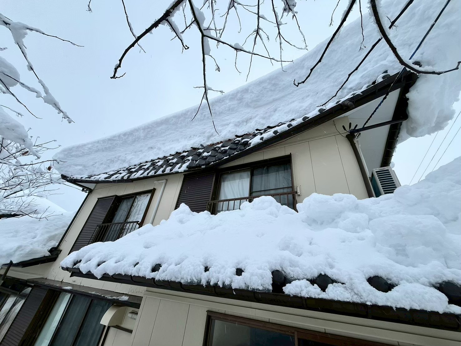 ２０２６年４月長岡市T様邸　雪害屋根修繕工事